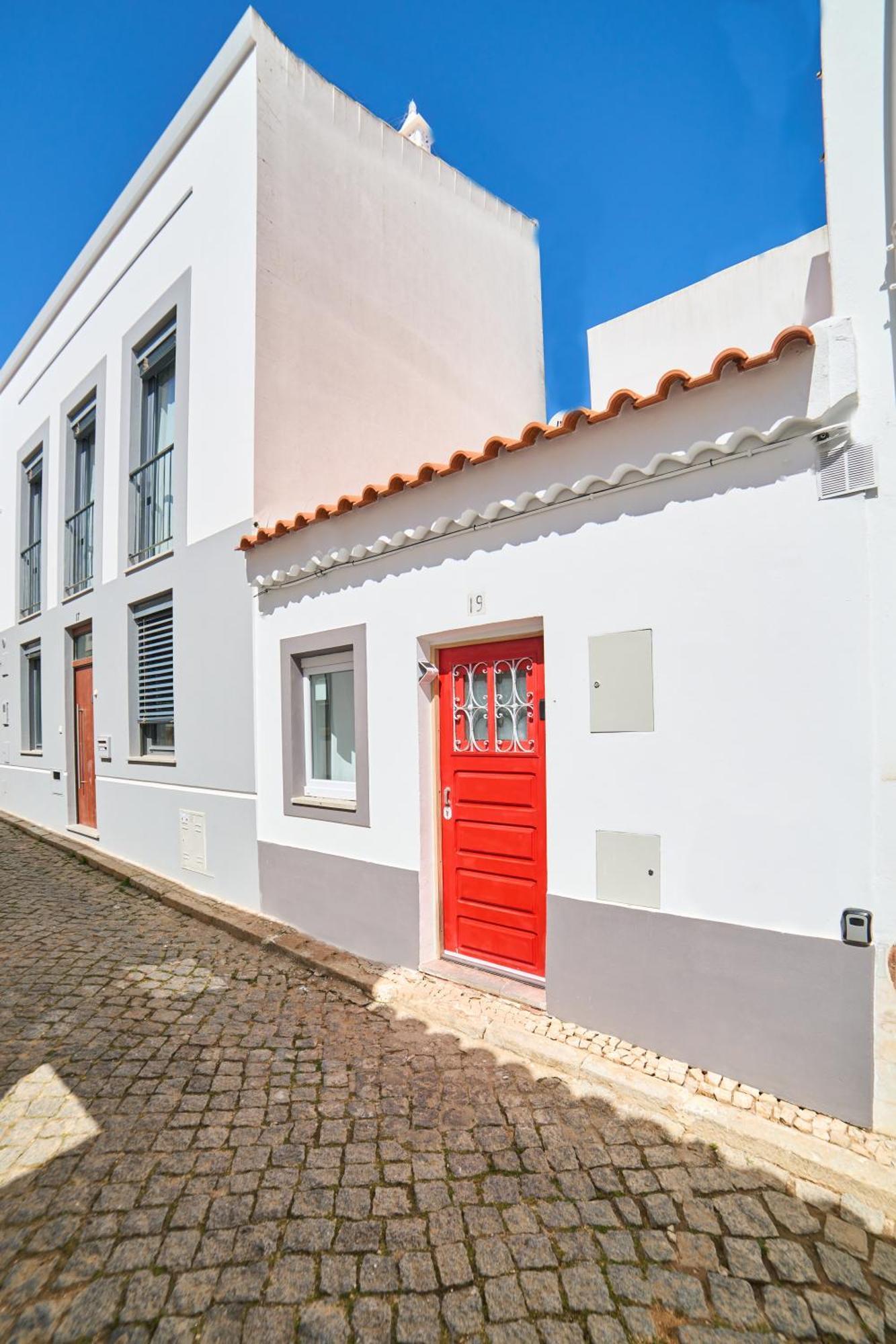 La Puerta Roja